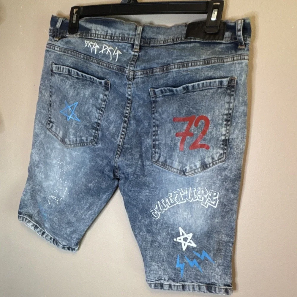 AHP Men's Acid Wash Denim Bermuda Shorts Distressed Graphic Paint Blue Pockets